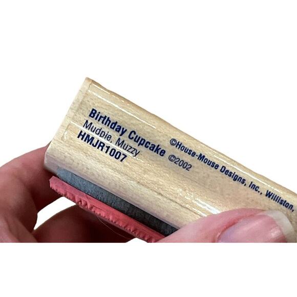 Stampabilities Birthday Cupcake House Mouse HMJR1007 Mudpie Muzzy Rubber Stamp - Picture 3 of 3